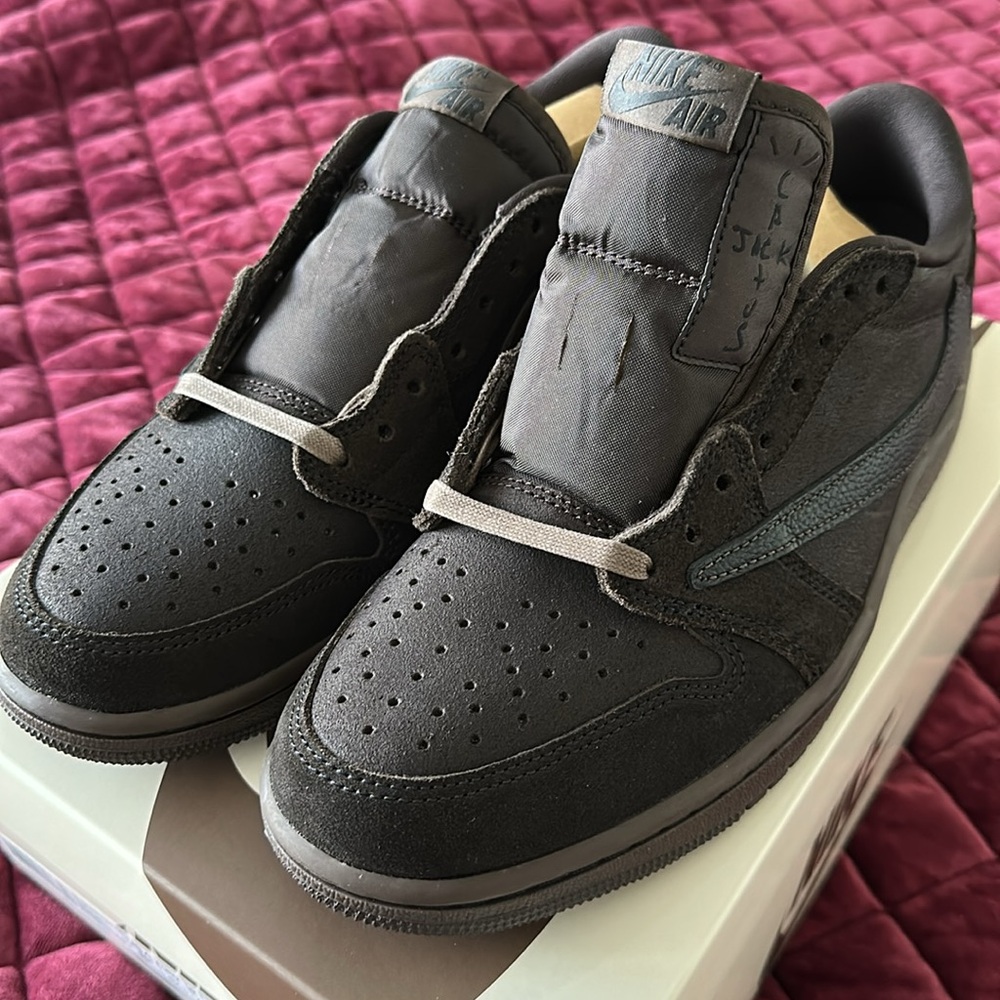 Air Jordan 1 x Travis Scott Velvet Brown and Dark Mocha
